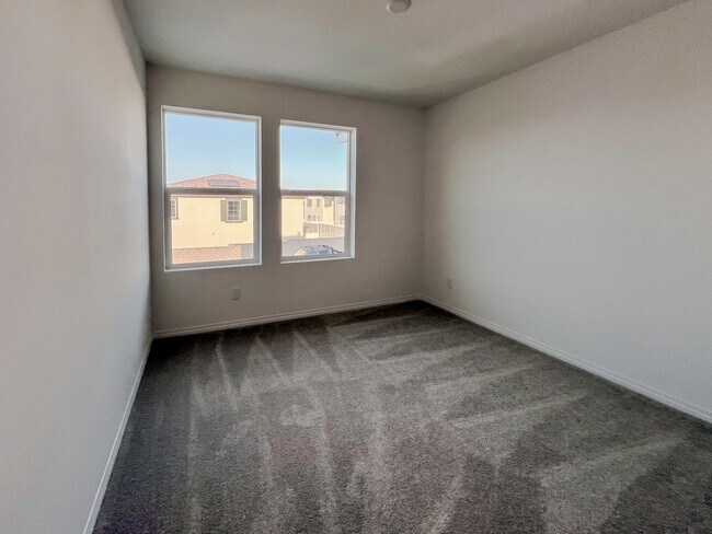 Building Photo - NEWER CONSTRUCTION ~SOLAR~ 3 BED 3 BATH BE...