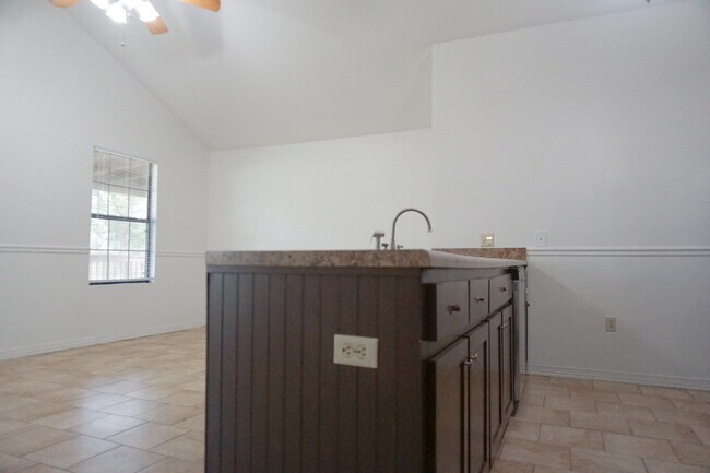 Building Photo - 111 Palmetto Dr