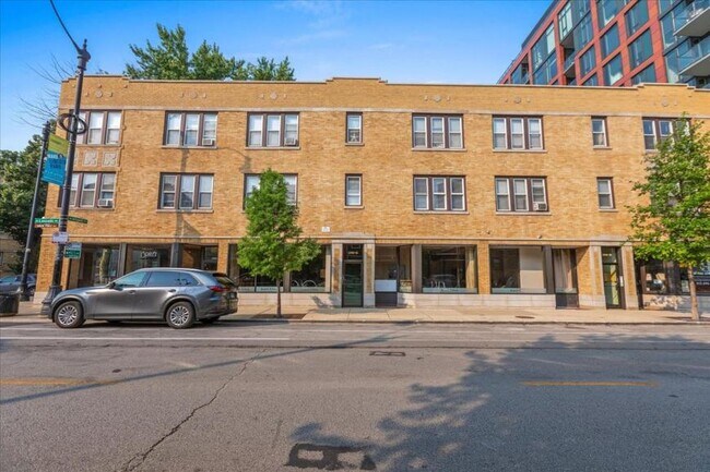 Building Photo - 1 bedroom in Chicago IL 60614