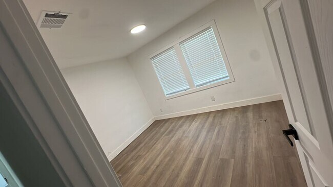Building Photo - 8013 Talton St