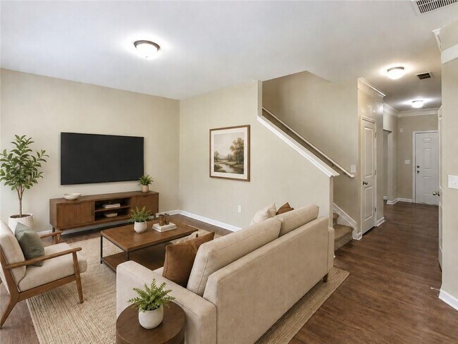 Building Photo - 6010 Stonebrook Ln