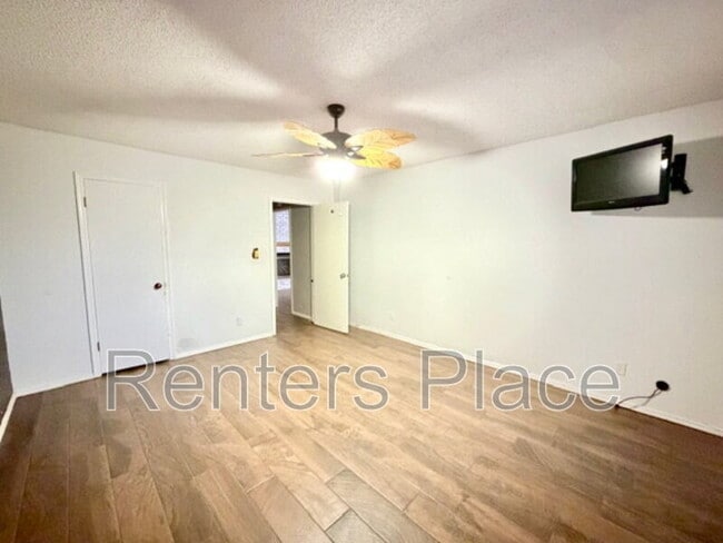 Building Photo - 6310 S 72nd E Pl