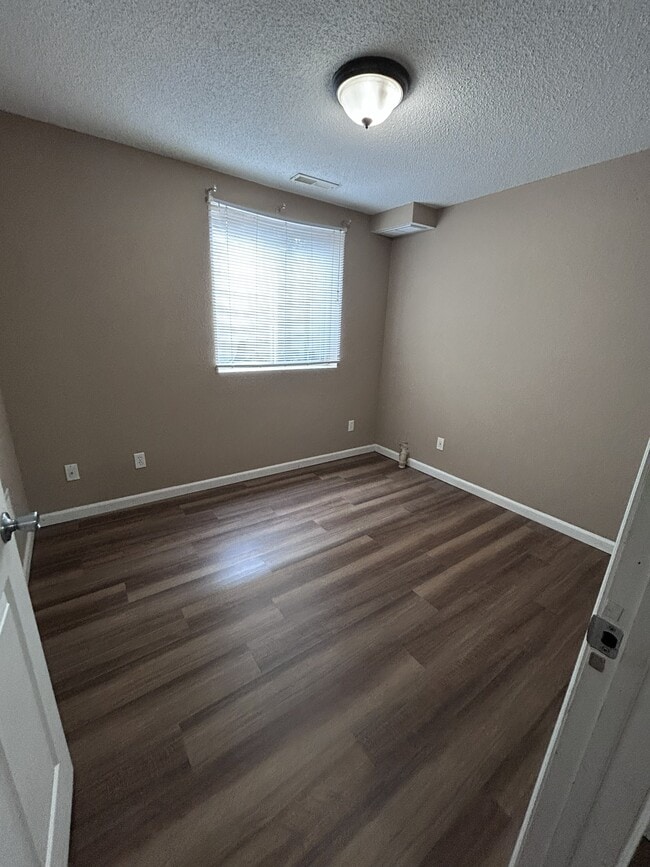 Building Photo - Burlington