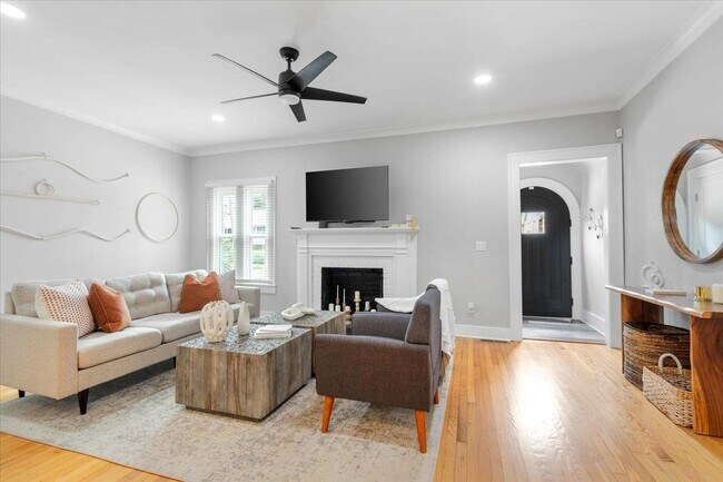 Building Photo - 420 E 6th Ave