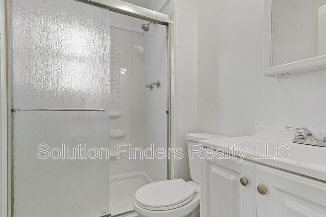 Building Photo - 2956 Yorkway
