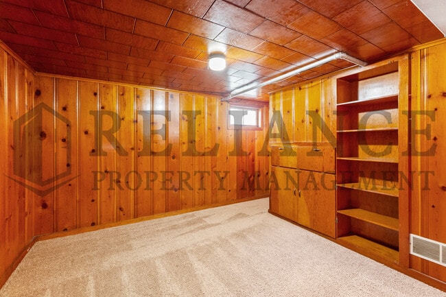 Building Photo - 440 S Osage St
