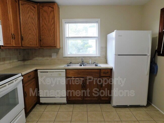 Building Photo - 1008 Perry St