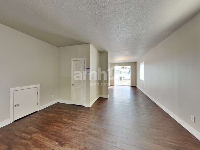 Building Photo - 1390 Alpine Lakes St SE