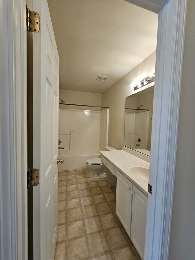 Building Photo - 111 Shairpin Ln