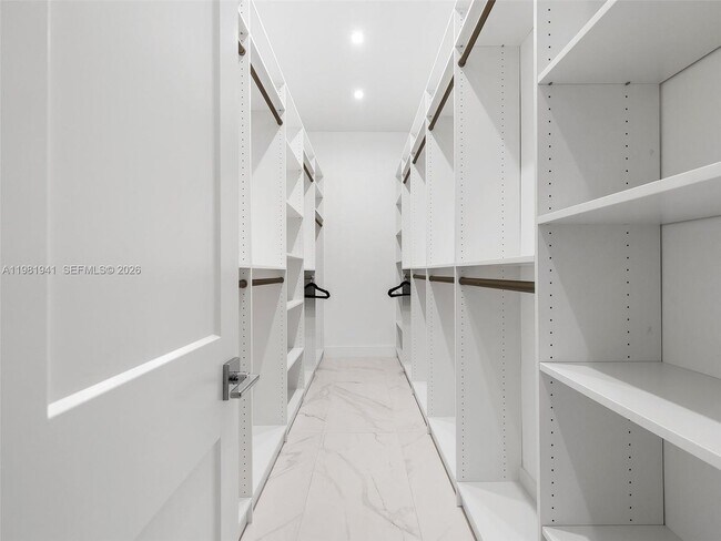 Building Photo - 1484 SW 32nd St