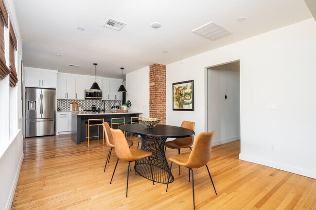 Building Photo - 2605 NW 38th St