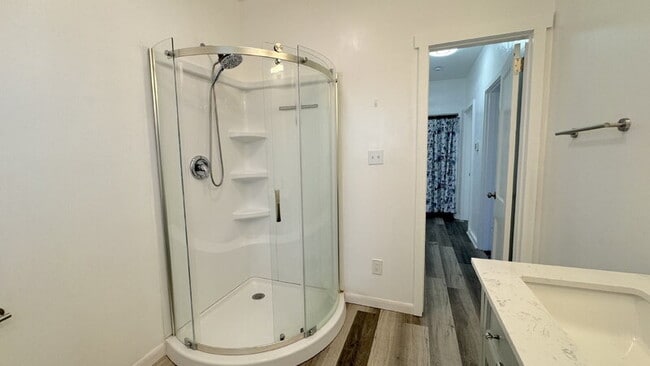 Building Photo - 428 N Oleander Ave