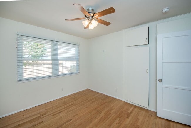 Building Photo - 20092 Bayview Ave