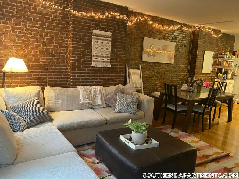 Building Photo - 38 Bradford St