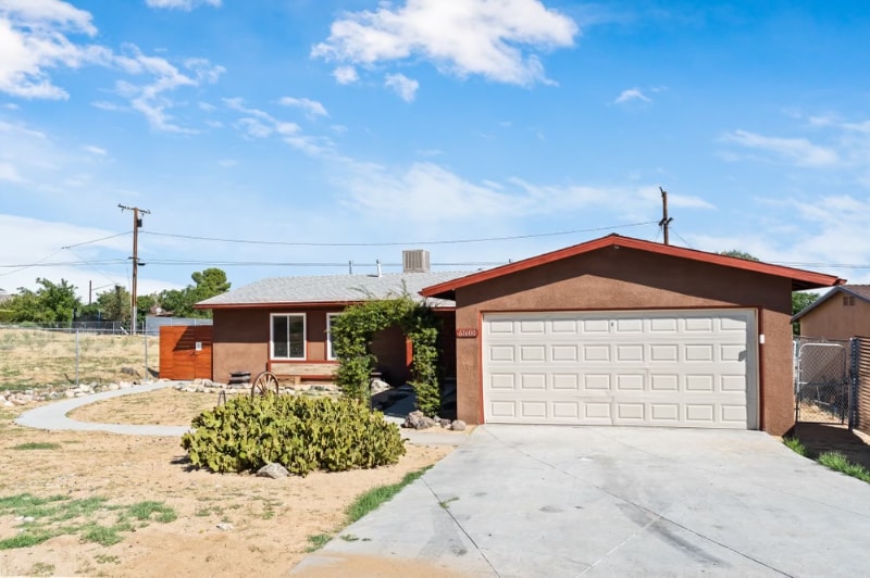 Building Photo - 61600 Palm Vista Dr