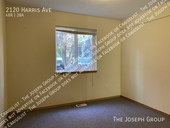 Building Photo - 2120 Harris Ave
