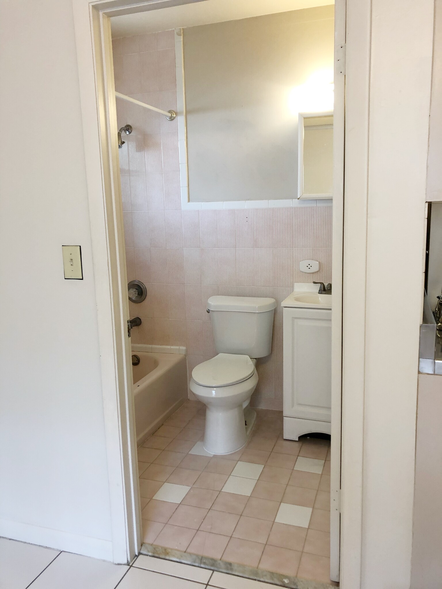 Building Photo - 230 SW 51st Ave