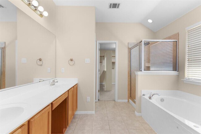 Building Photo - 3206 Luminoso Ln E