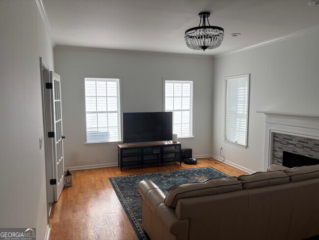 Building Photo - 300 Harcourt Pl