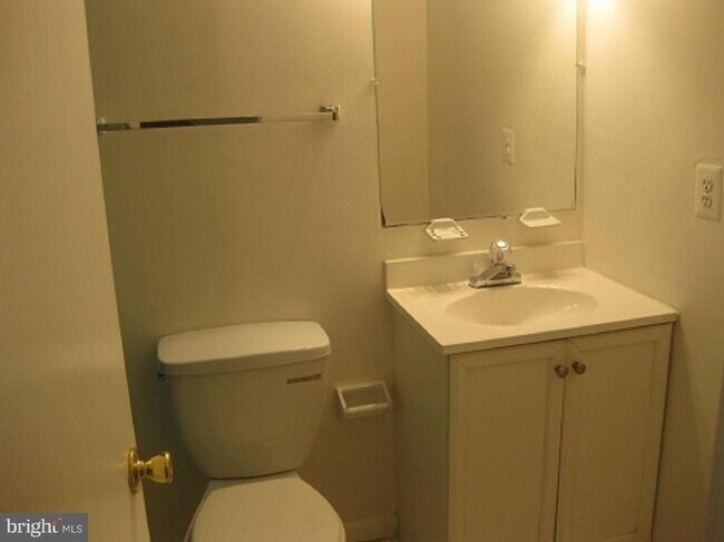 Building Photo - 3514 Cranmer Mews