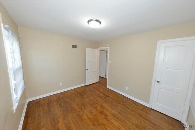 Building Photo - 6127 Shillington Dr