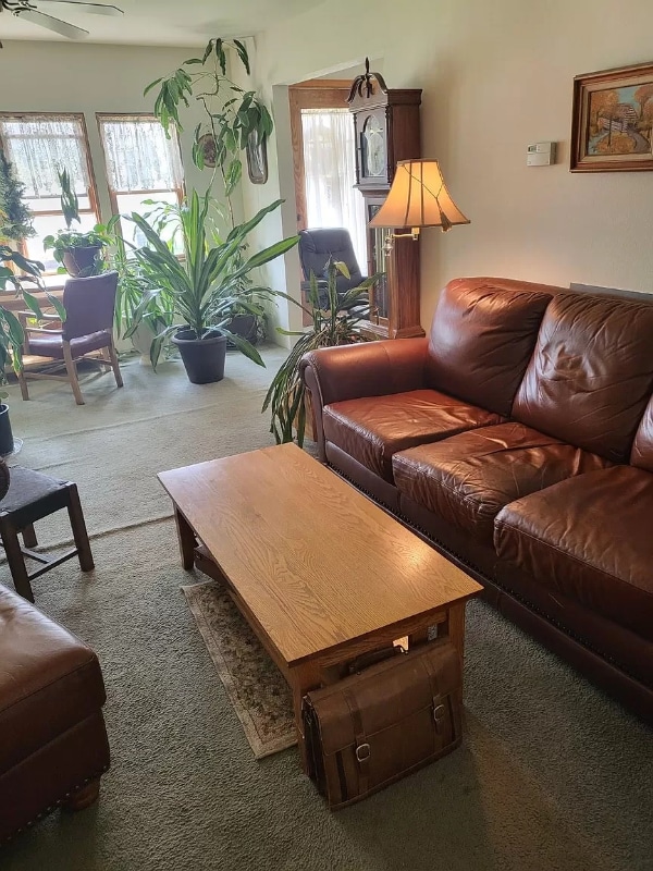 Building Photo - 200 N Sycamore Ave