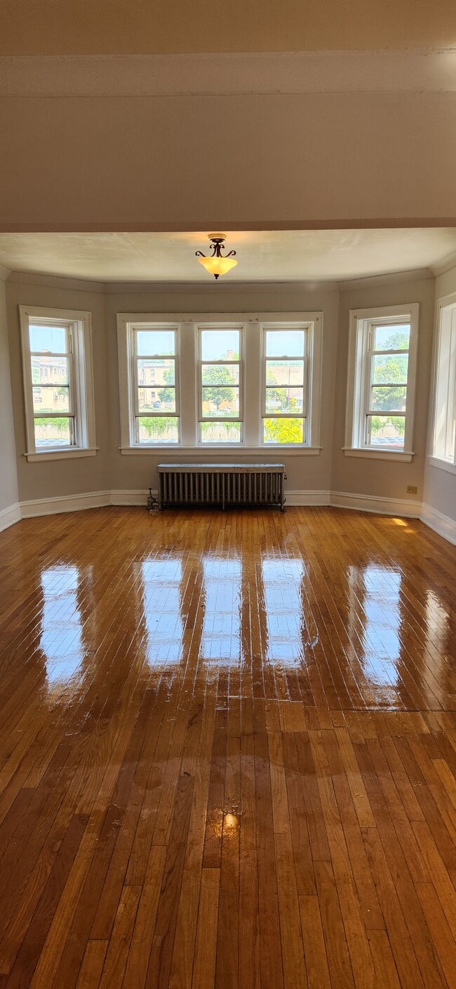 Primary Photo - 7944 S Lafayette Ave