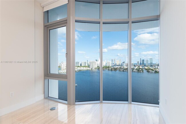 Building Photo - 17111 Biscayne Blvd