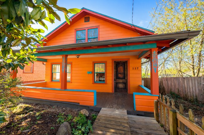 Building Photo - Downtown Asheville Rental w/ Detached Studio Apartment