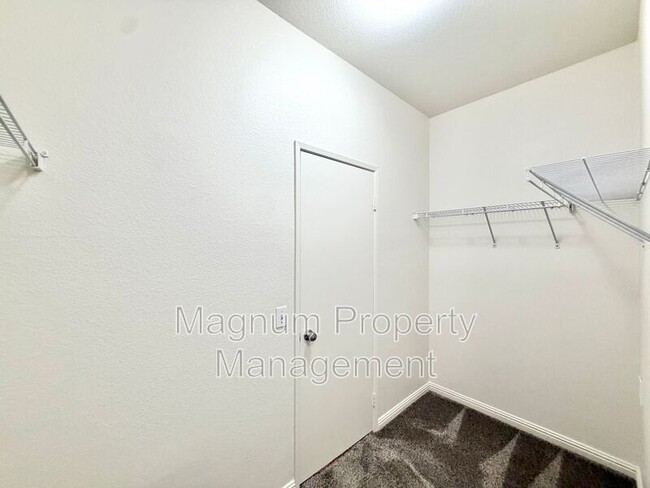 Building Photo - 33205 Gypsum St
