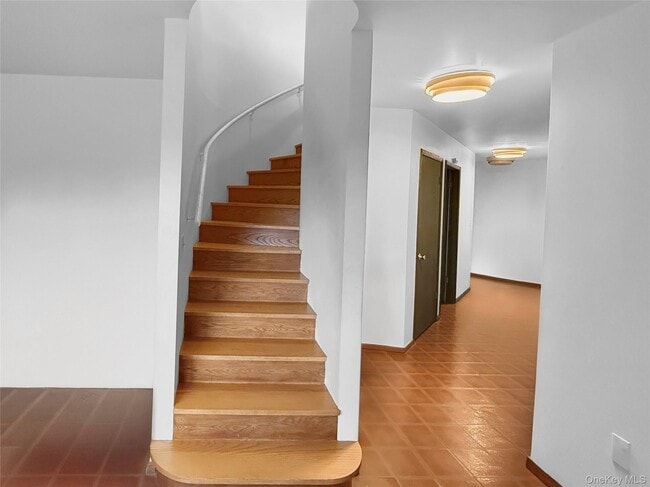 Building Photo - 28 Philipse Brook Rd