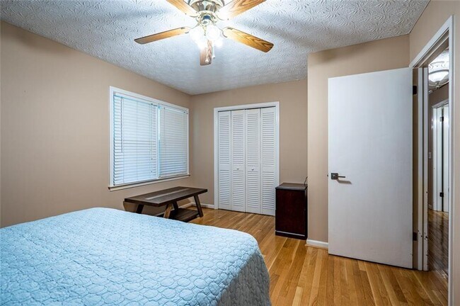 Building Photo - 465 Dobbs Rd