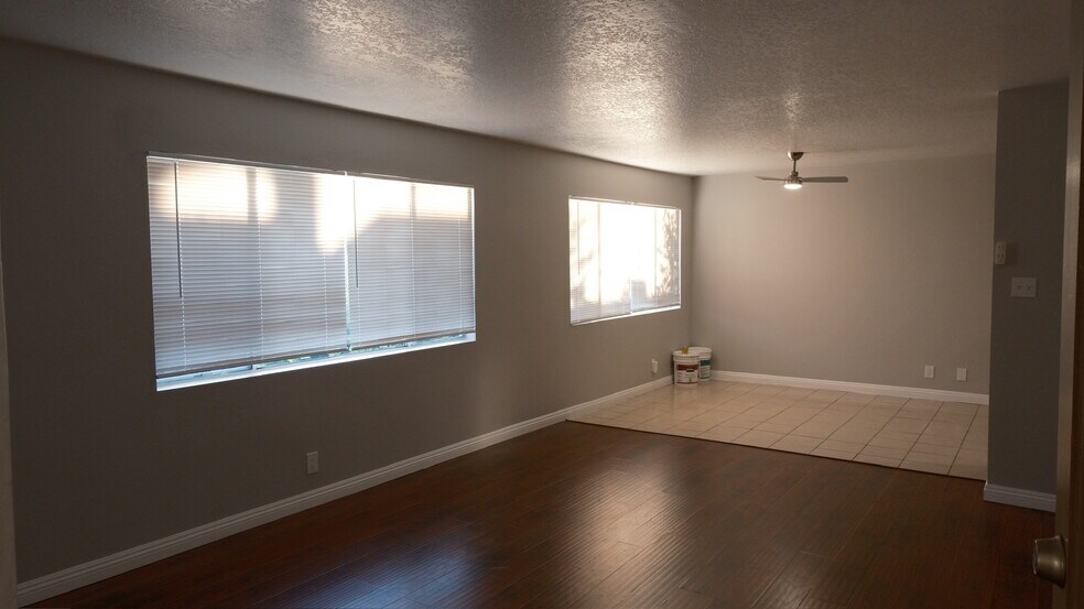 Building Photo - 18555 Collins St