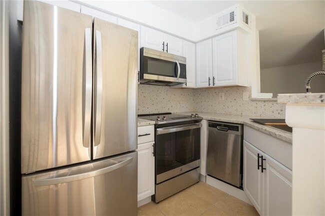 Building Photo - 8711 Fancy Finch Dr