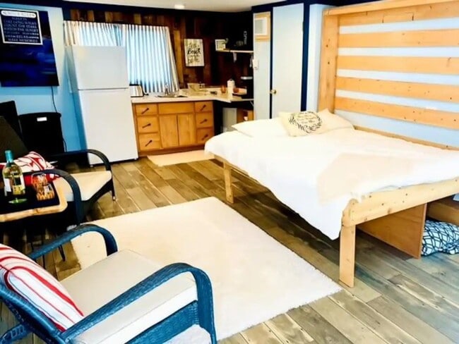 Building Photo - 7525 Morrison Ave