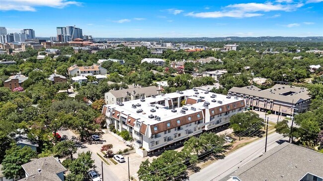 Building Photo - 3115 Helms St