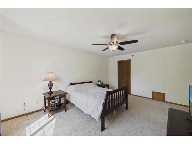 Building Photo - 8434 Kimball Dr