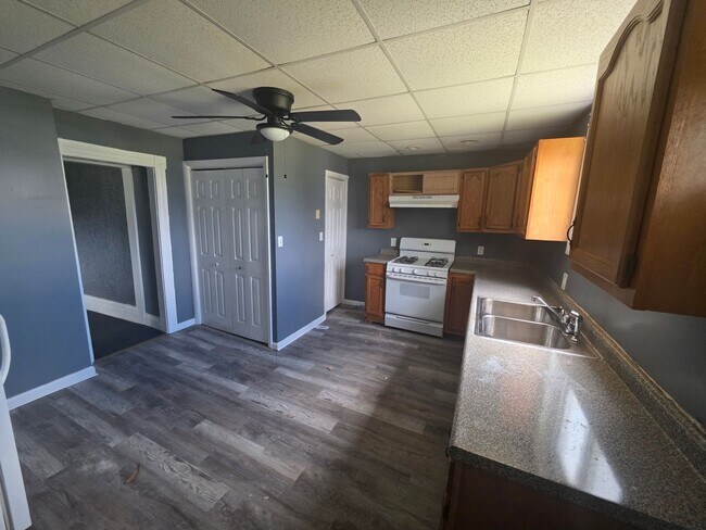 Building Photo - McKeesport - 3 Bed 1 Bath - Home for Rent