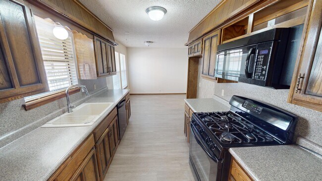 Building Photo - 7426 S 89th E Ave