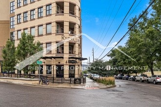 Building Photo - Gorgeous Condo with Mountain Views and Washer/Dryer