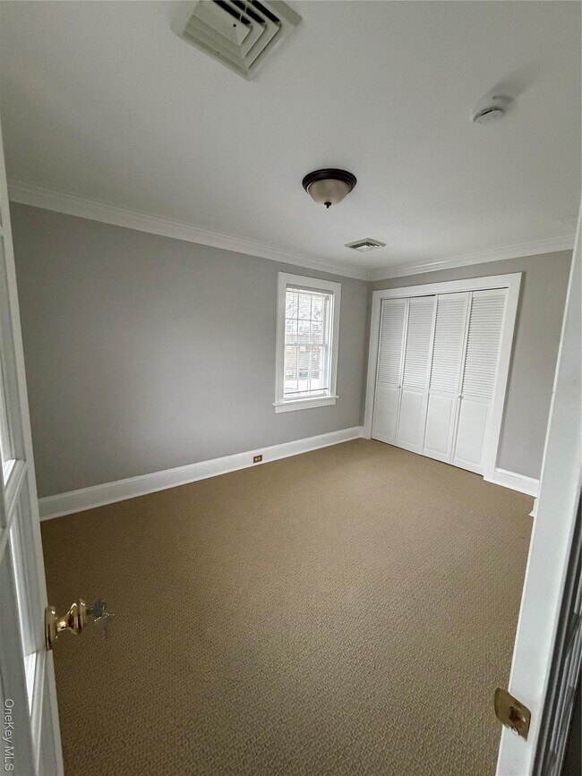 Building Photo - 1230 Hopewell Ave