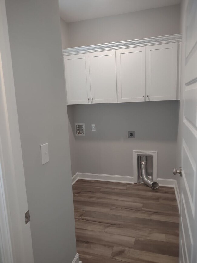 Building Photo - Wonderful Four Bedroom Home Located in the...