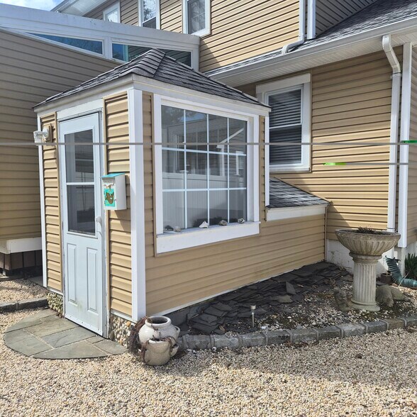Private Entrance in Back of Home - 113 Shore Rd