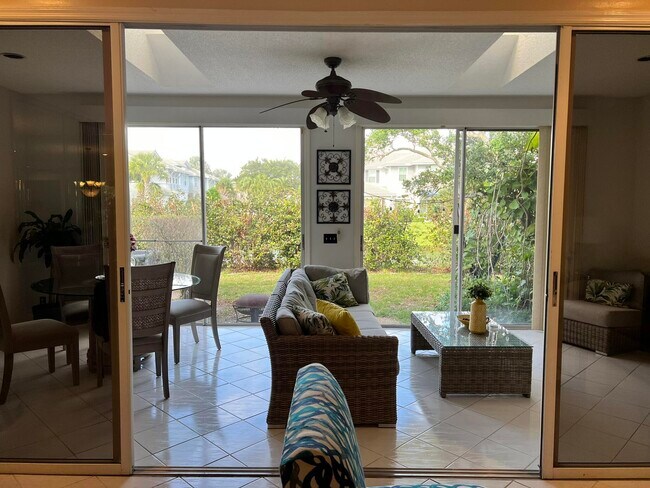 Building Photo - 6787 Via Regina