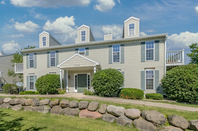 Building Photo - 3509 Maple Grove Dr
