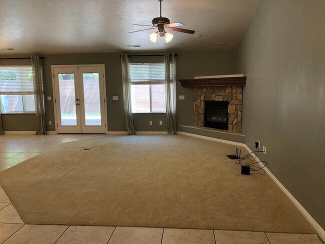 Living Room w/ Gas Fireplace - 2349 S 240 W
