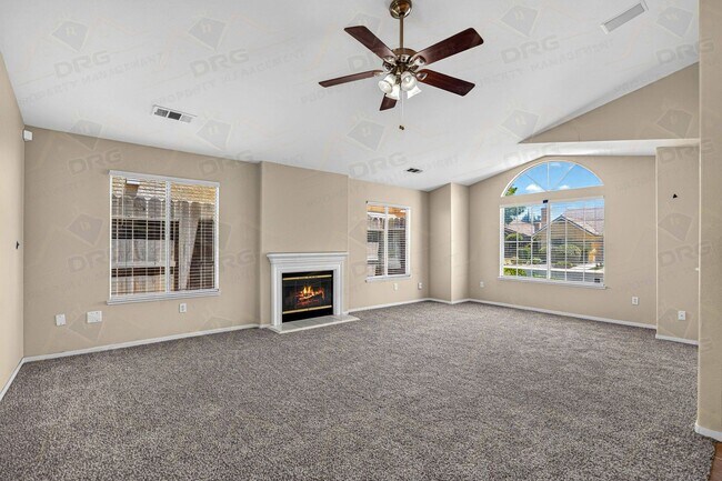 Building Photo - 2713 Mozart Dr