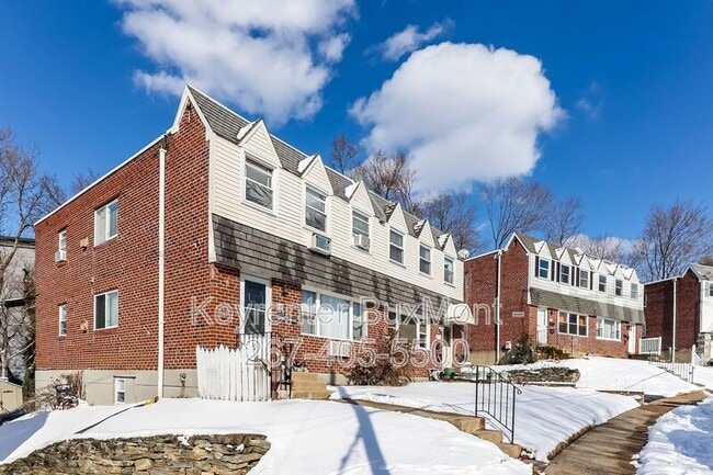 Building Photo - 419 W Jefferson St