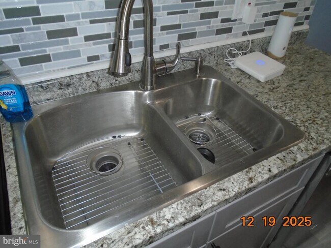 Building Photo - 2903 Jefferson St