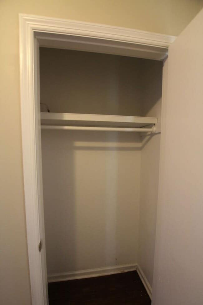 Building Photo - Available Now! 3 bedroom 2.5 bath townhome...